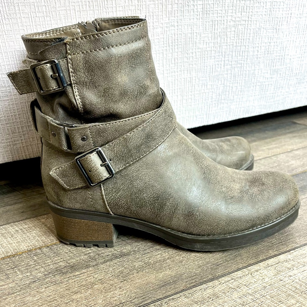 White Mountain Bugler Booties Chunky Moto Boots - Size 8